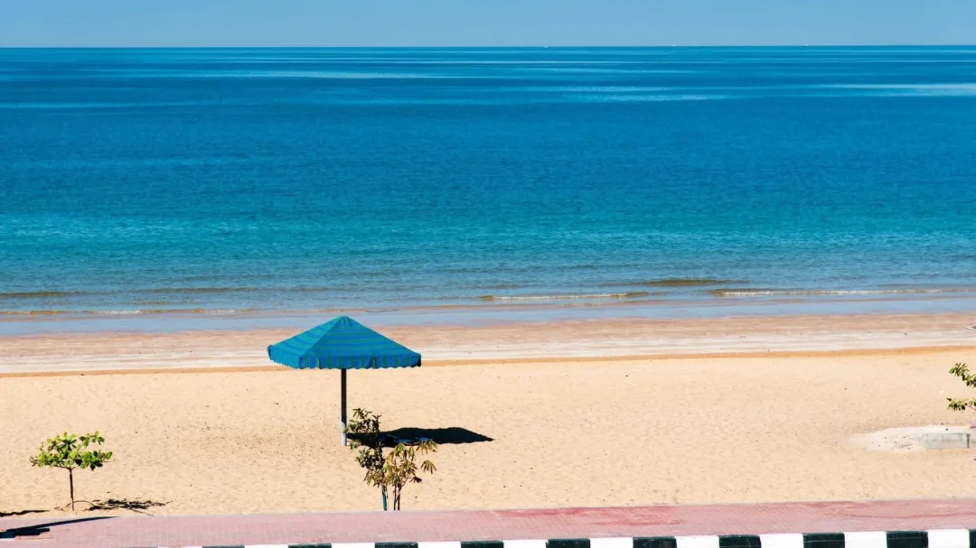 Flamingo Beach Ras Al Khaimah: Guide, Dining & Tips