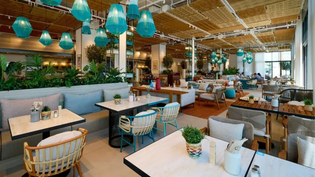 The Daily at Rove Al Marjan Island: Relaxed Dining by the Beach