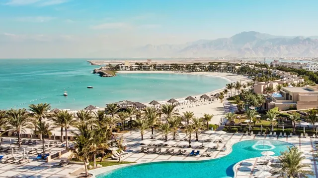 The Best Beach & Pool Day Passes in Ras Al Khaimah: Your Guide to a Resort Escape Without Booking a Room